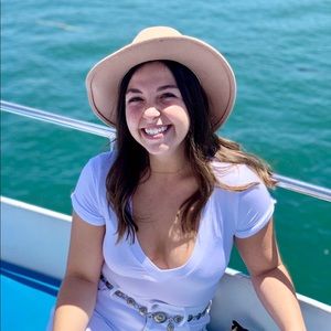 Meet your Posher, Breslyn